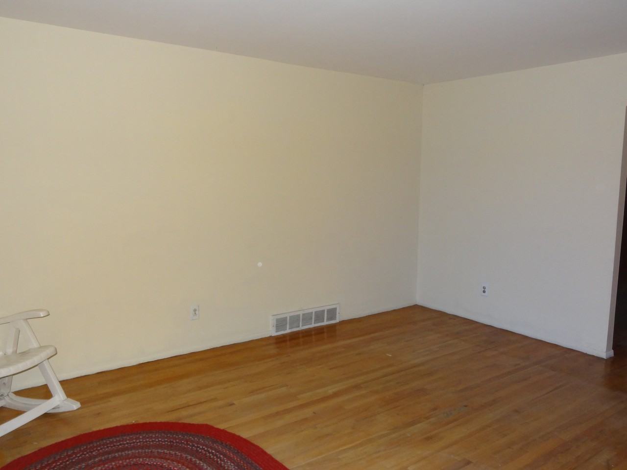 13984 Golfview St - Photo 3 of 35