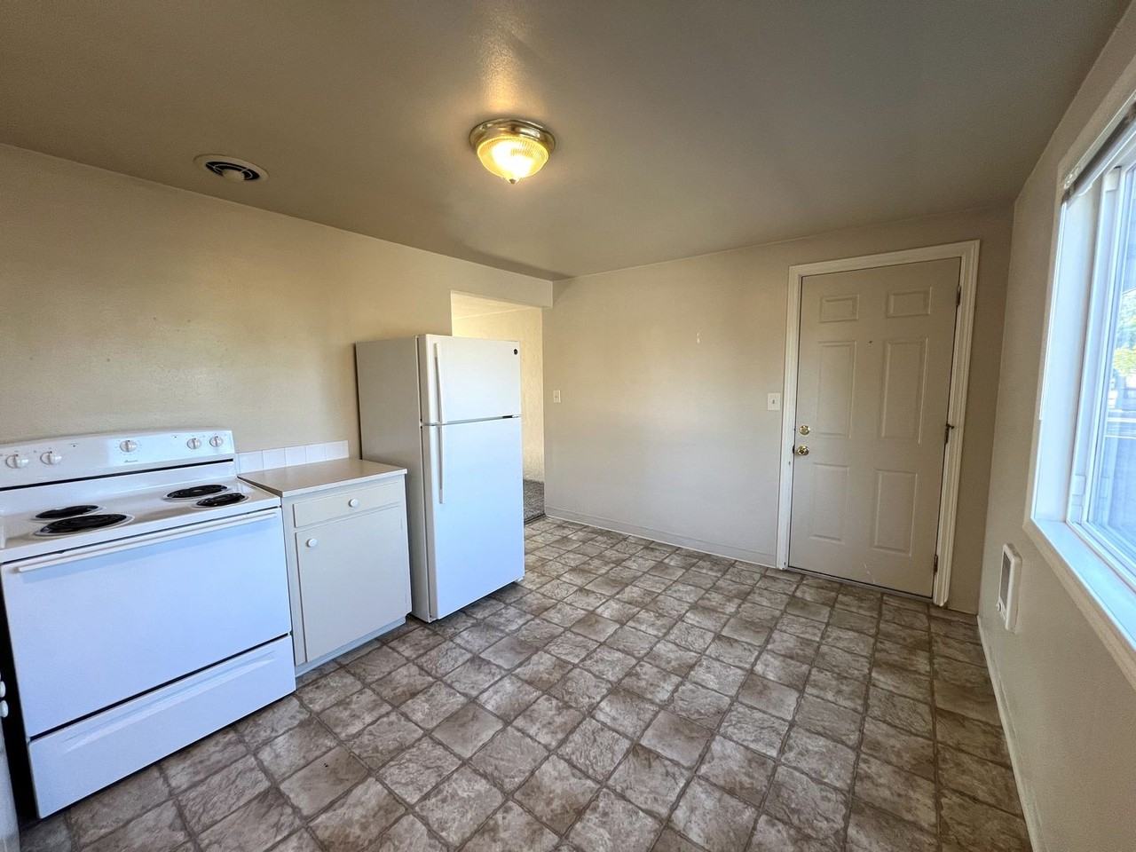 Coolidge Court - Photo 6 of 24