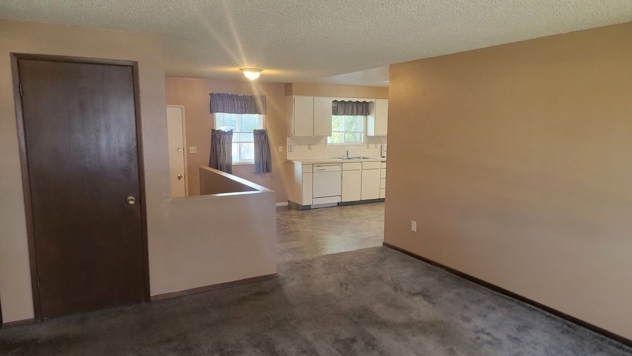 8810/8812 E Micheilli Place - Photo 2 of 16