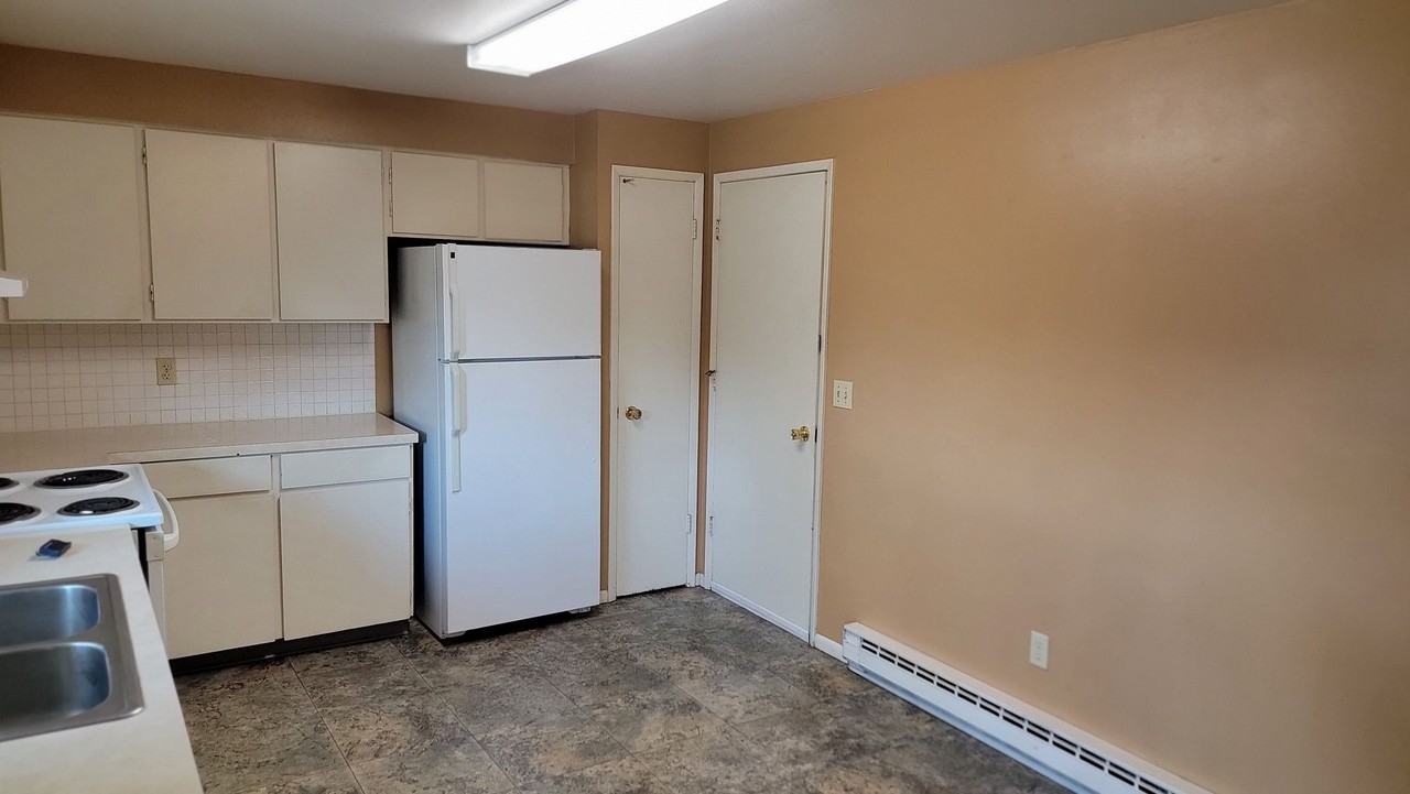8810/8812 E Micheilli Place - Photo 4 of 16