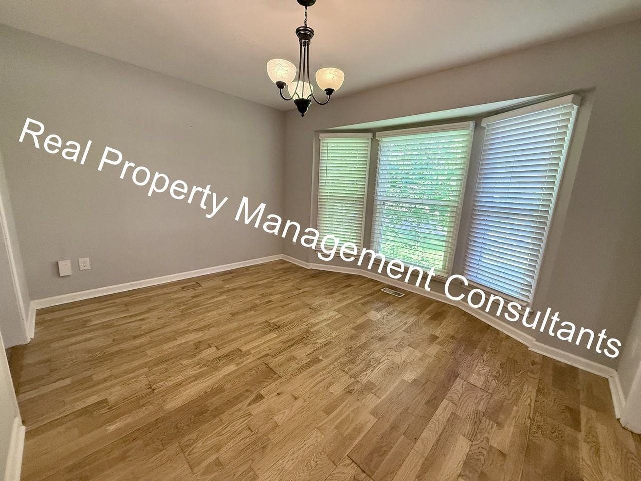 1017 S Kenwood St - Photo 4 of 29