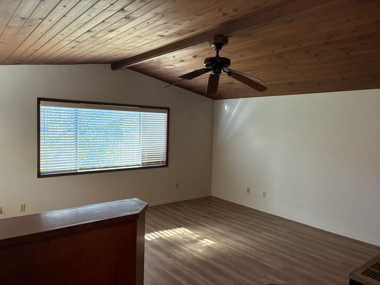 125 E Cedar St - Photo 3 of 6