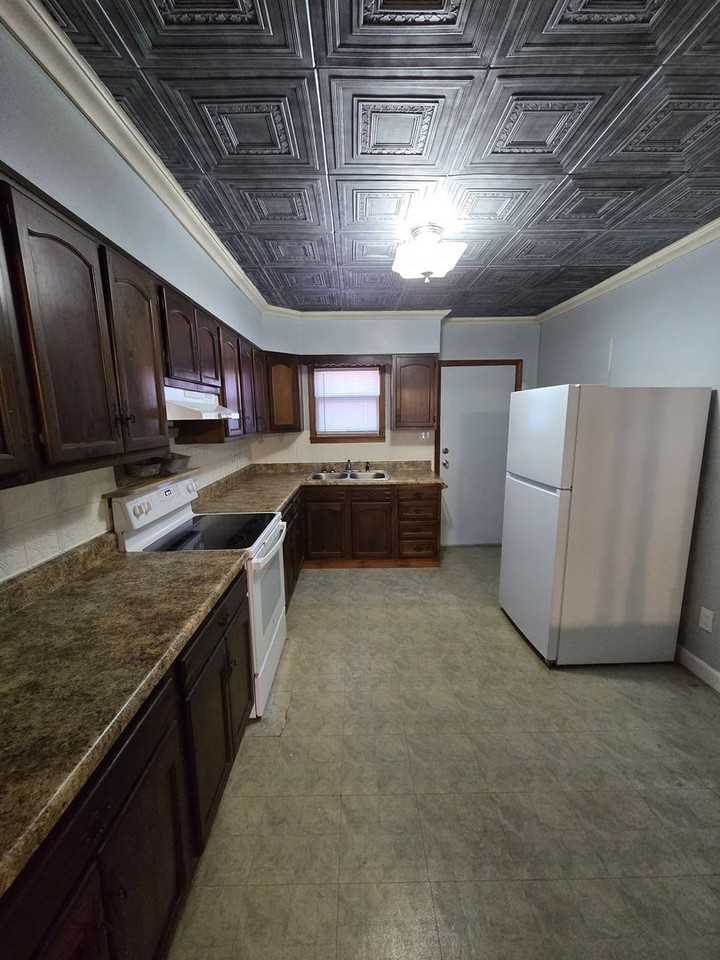 731 Lane St - Photo 3 of 23