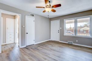 featured image of 828 S Apache Dr