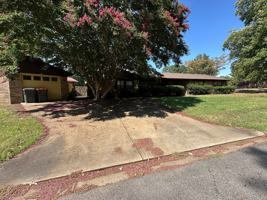 featured image of 1202 W 18th Ter