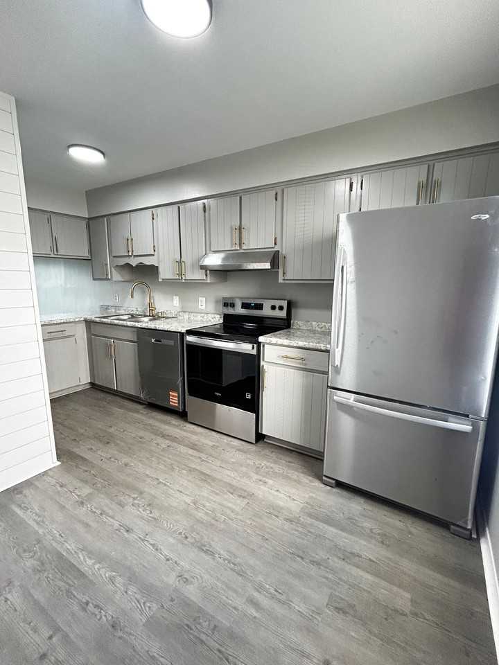 Willow Trace Apartments - Photo 3 of 8