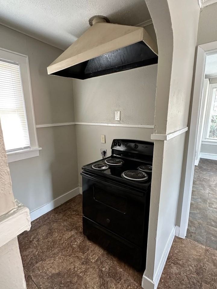 139 Lister St - Photo 5 of 8