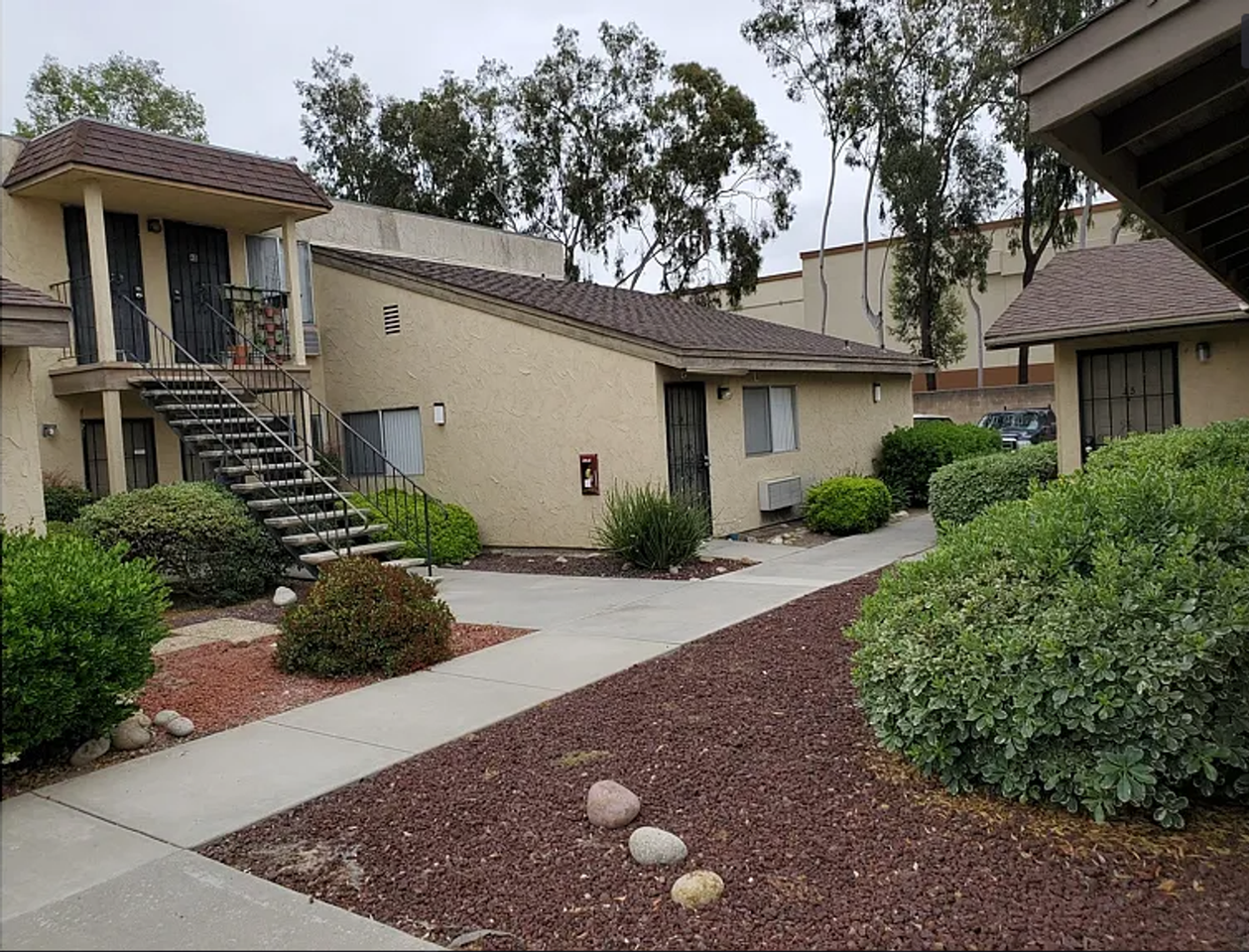 Daisy Hill Apartments - Photo 2 of 4