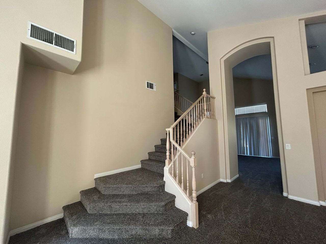 157 Lakewood Garden Dr - Photo 3 of 21