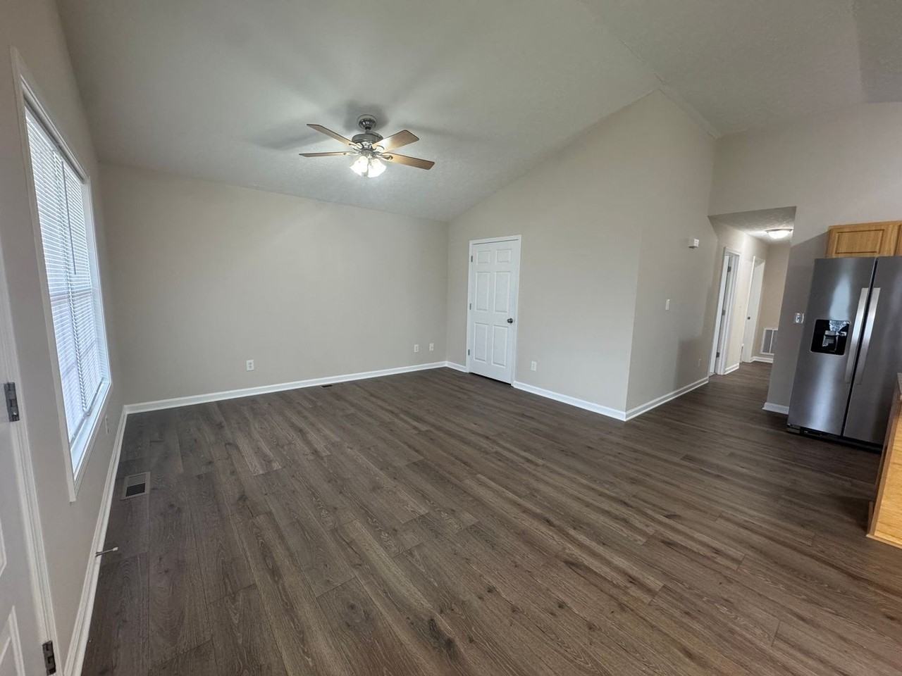 310 Sandy Ct - Photo 2 of 12