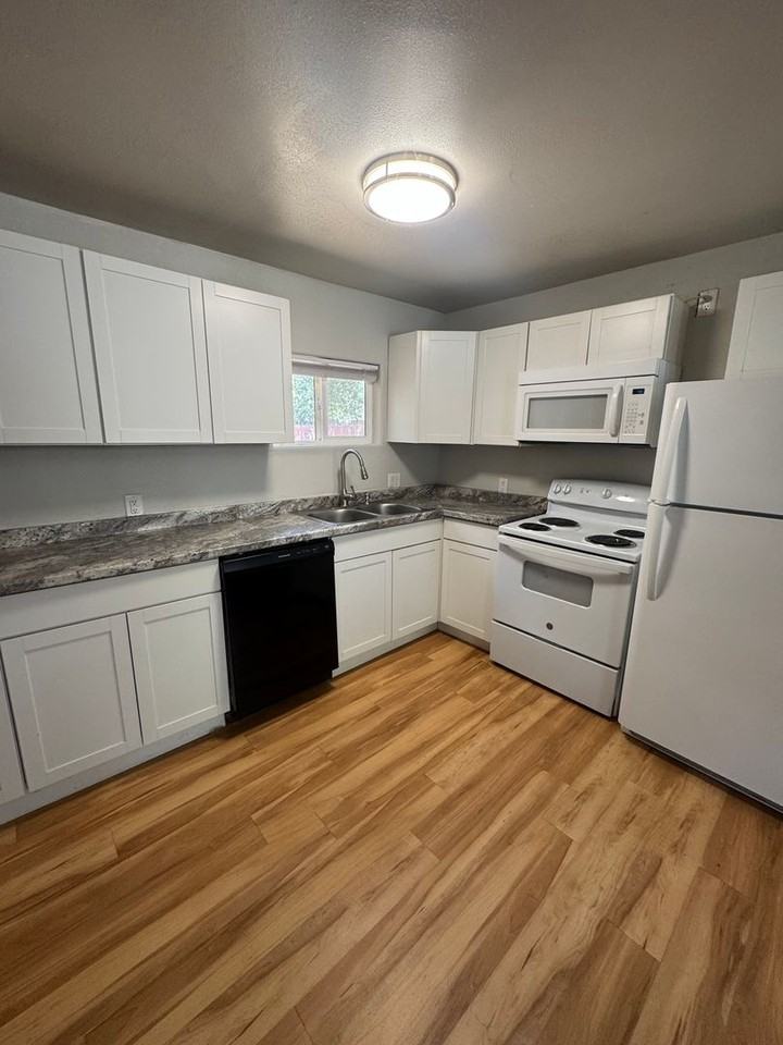 2030 Acorn Lane - Photo 3 of 14