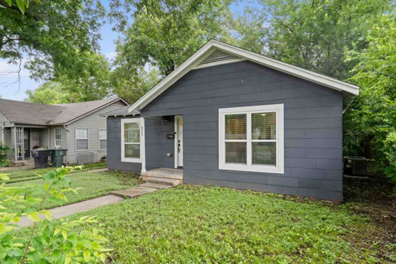 921 North 10th Street - Photo 3 of 34