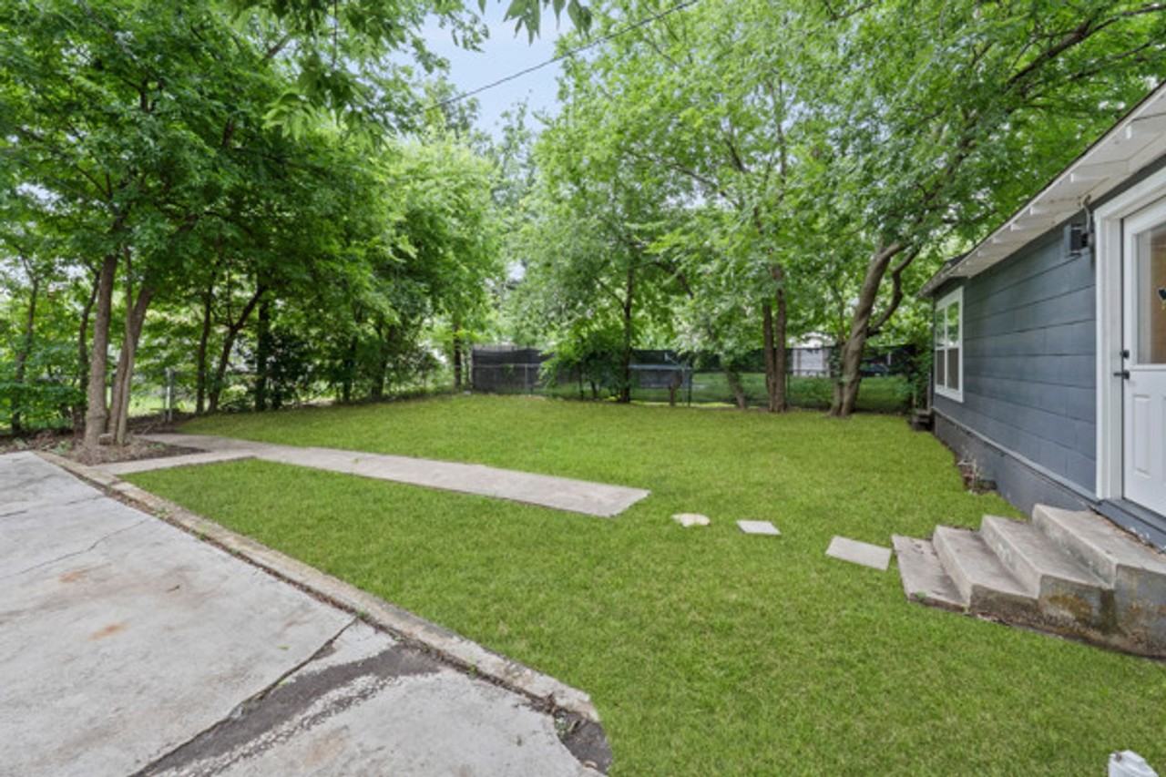 921 North 10th Street - Photo 5 of 34