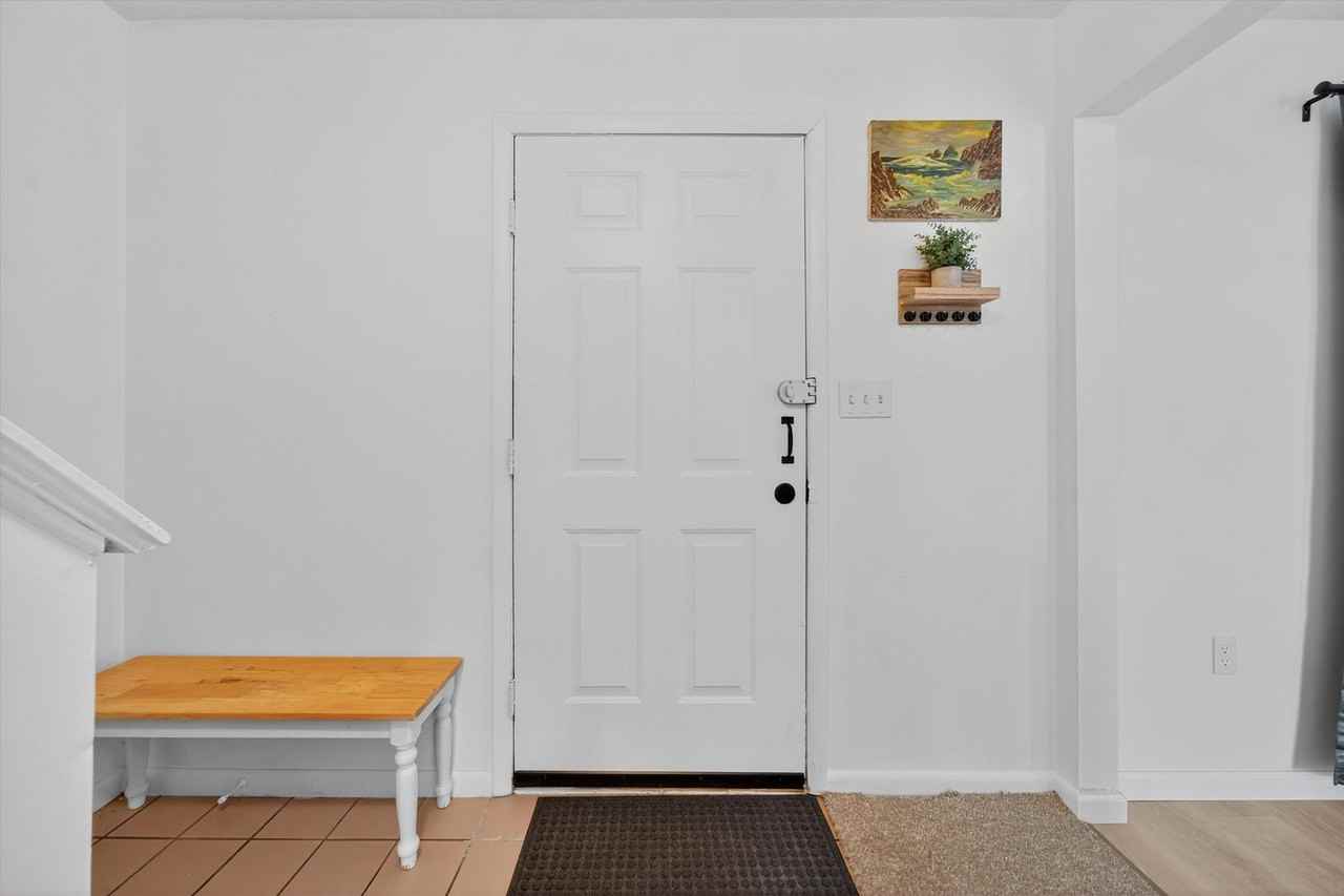 33 Darin Rd - Photo 3 of 32