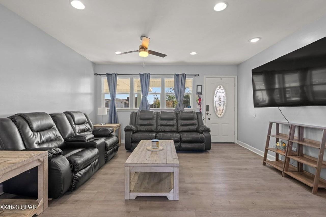 903 Huntington Dr - Photo 3 of 22