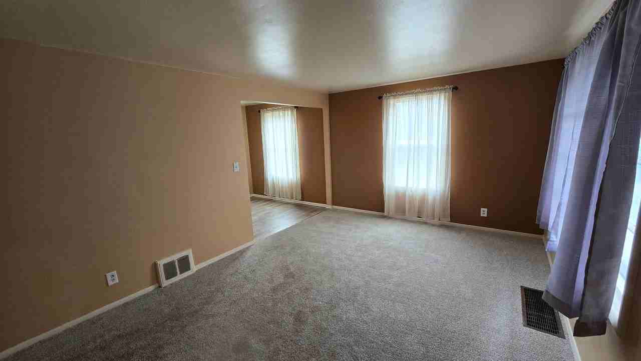 2525 W Francis Ave - Photo 3 of 10