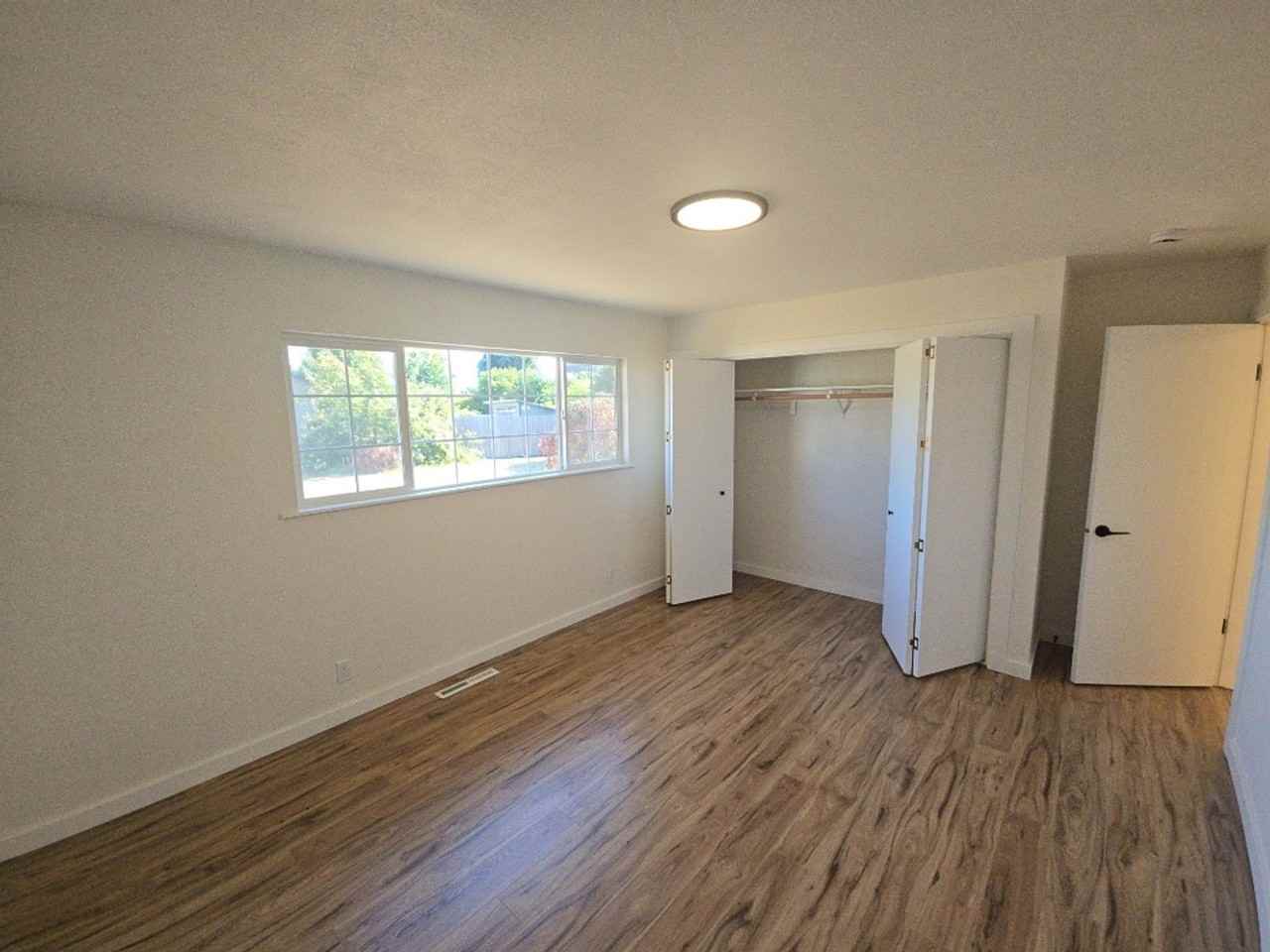 3000 Kenwood Dr - Photo 2 of 24