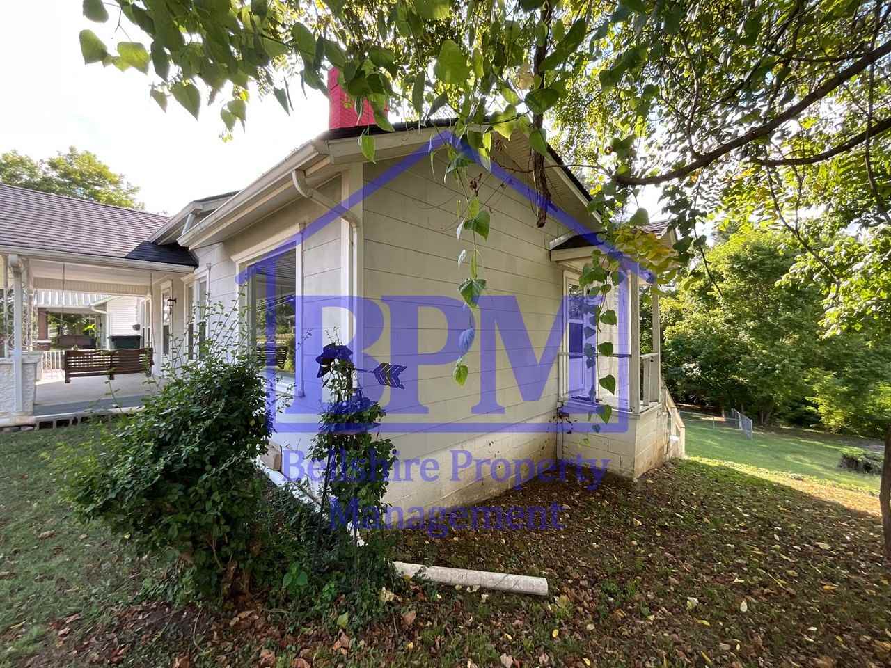 432 Center Ave - Photo 2 of 25