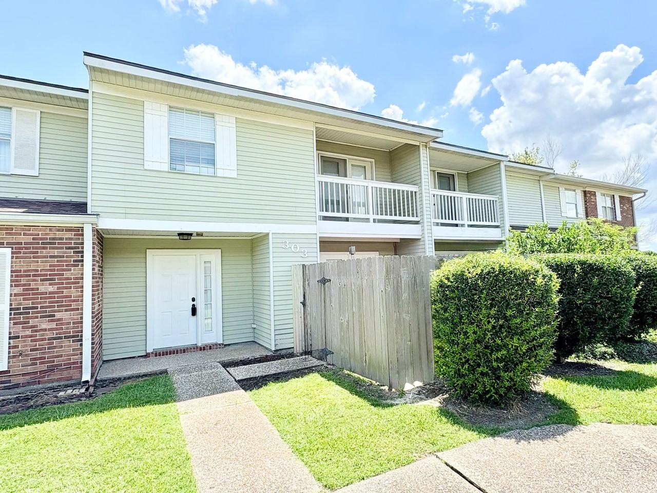 101 Wilbourn Blvd #303