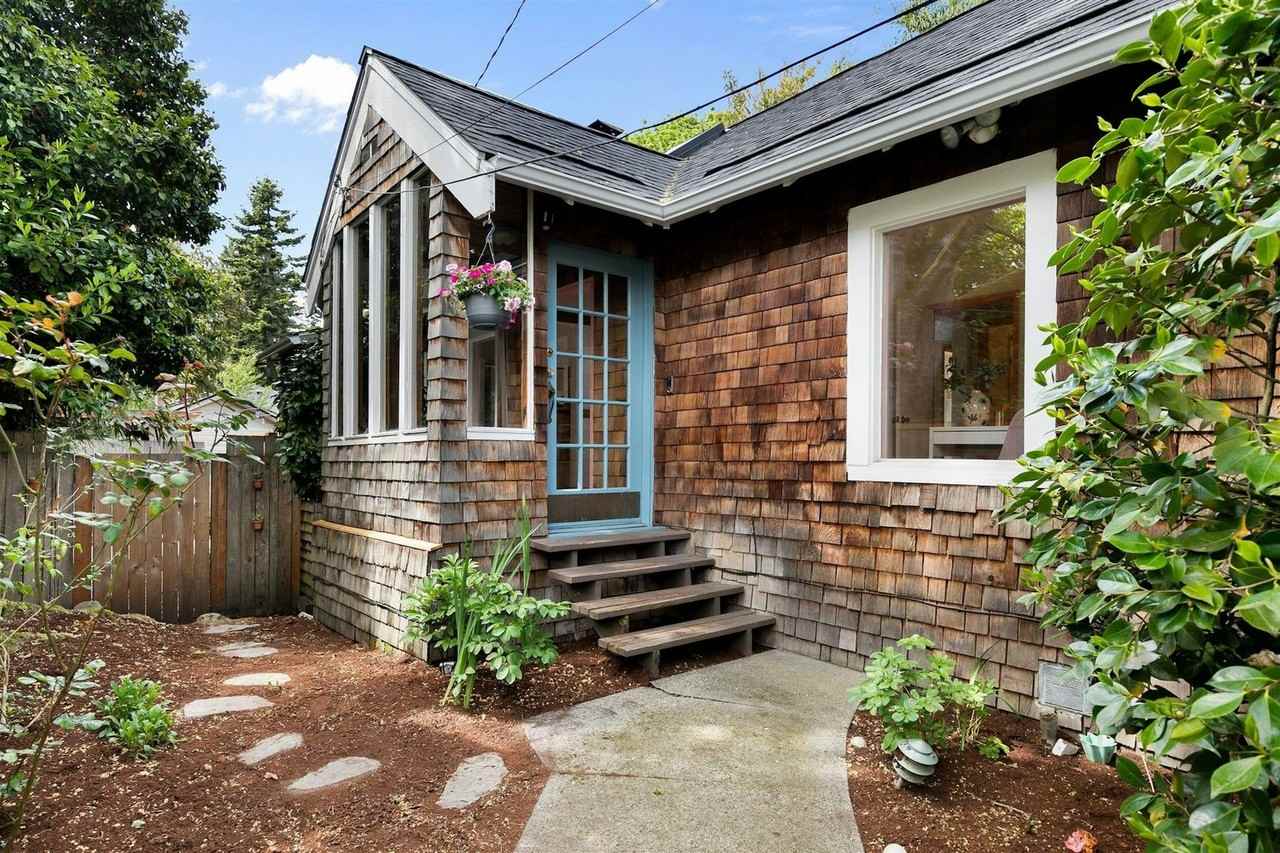 7141 47th Ave Sw - Photo 4 of 27