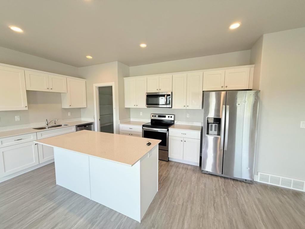 263 E 1500 N - Photo 2 of 14