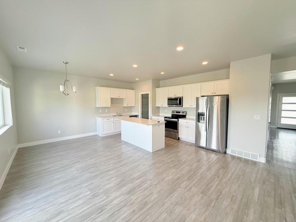 263 E 1500 N - Photo 3 of 14