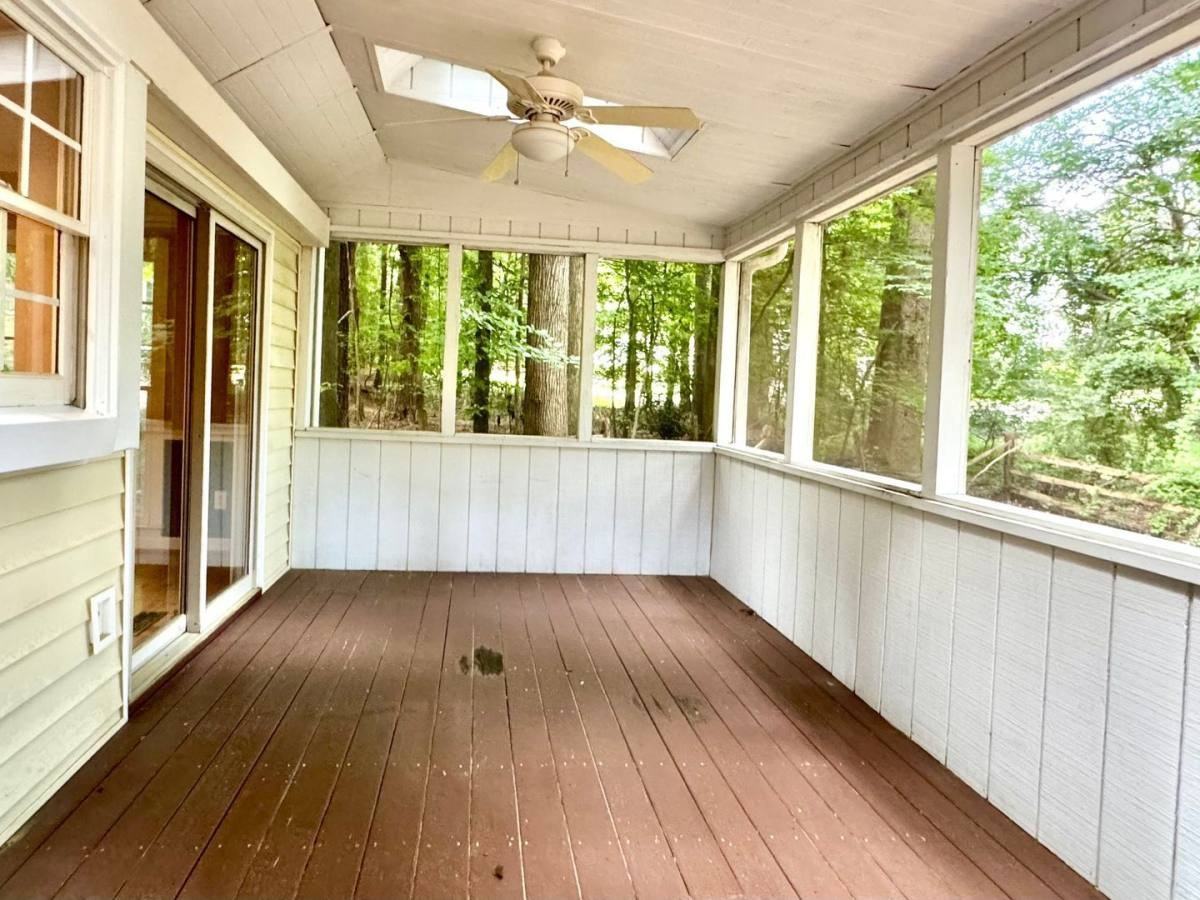 106 Oak Spring Court - Photo 2 of 10