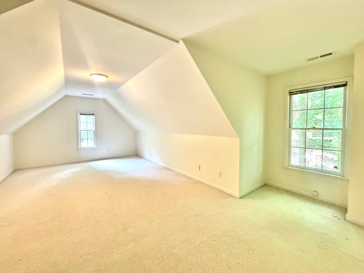 106 Oak Spring Court - Photo 7 of 10