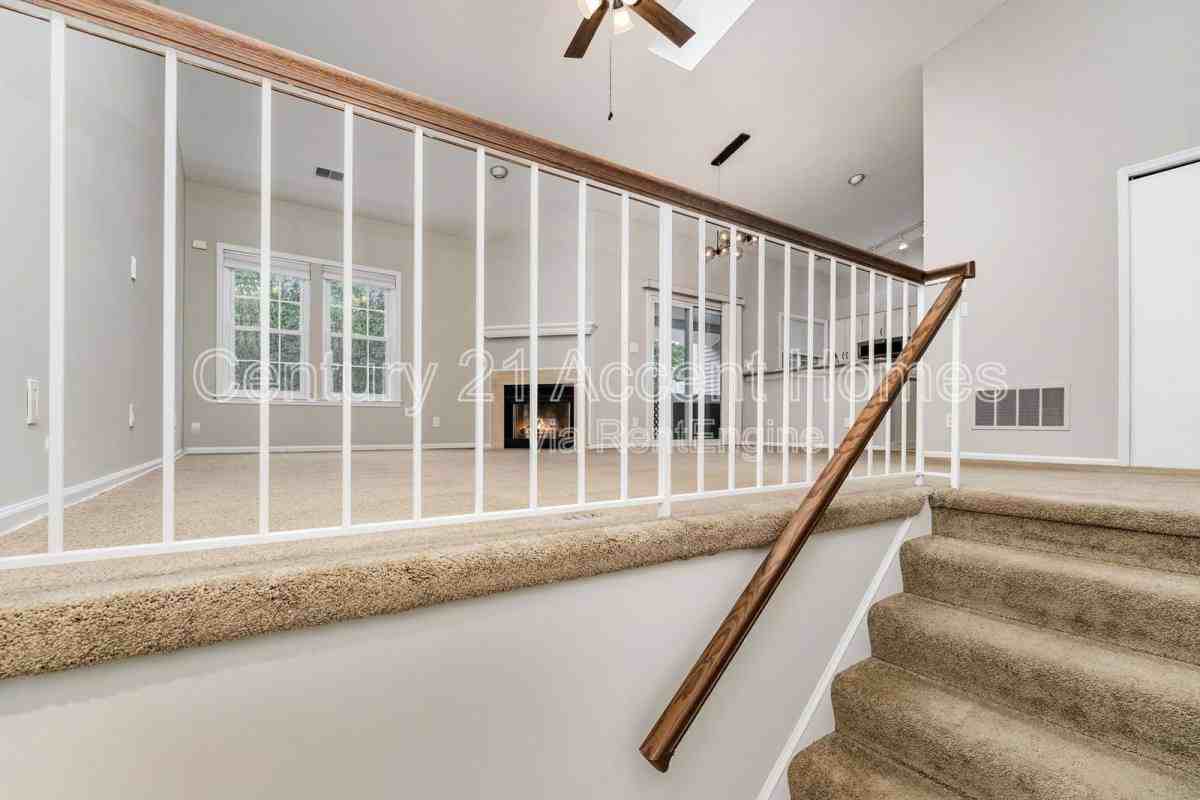 12909 Route 50 #C - Photo 3 of 10