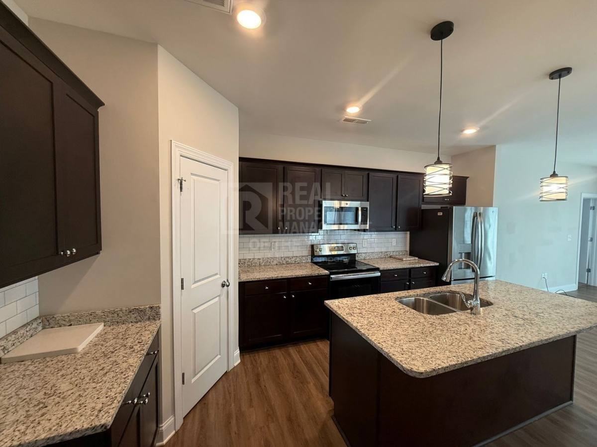 4915 Cannon Crossing Way - Photo 3 of 10