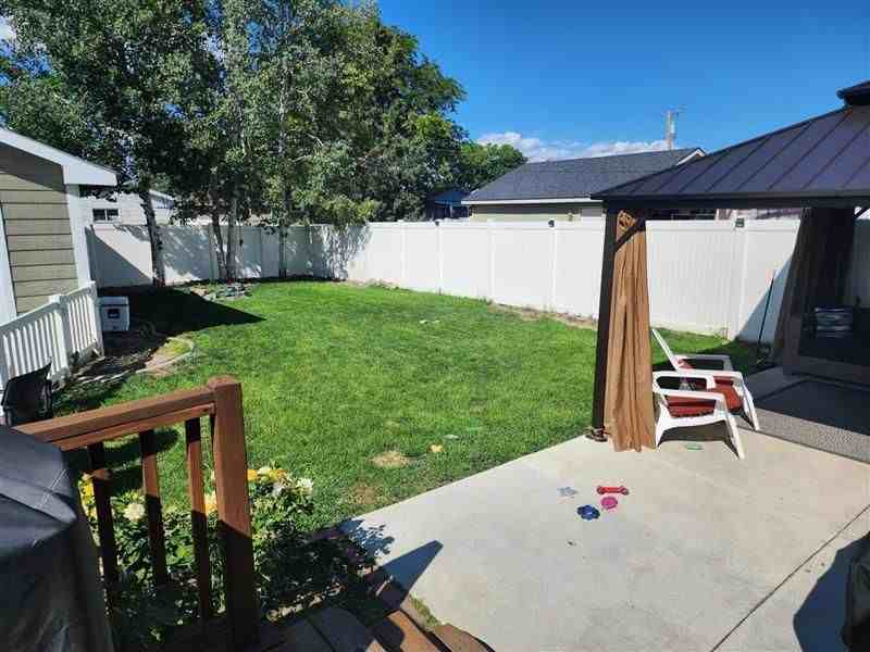 4447 Lux Ave - Photo 3 of 10