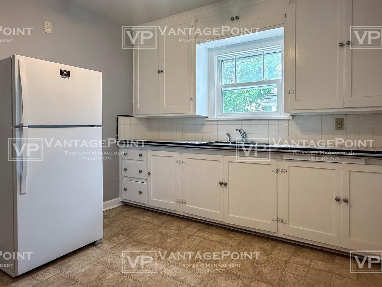 831 Derby Ln - Photo 3 of 16