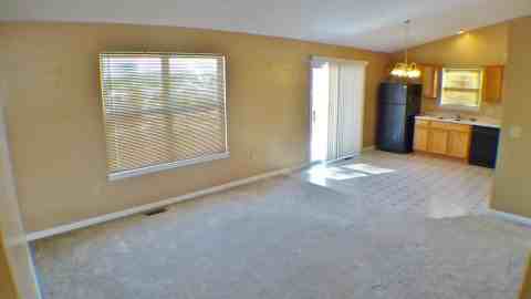 476 Rosebud Cir - Photo 3 of 16
