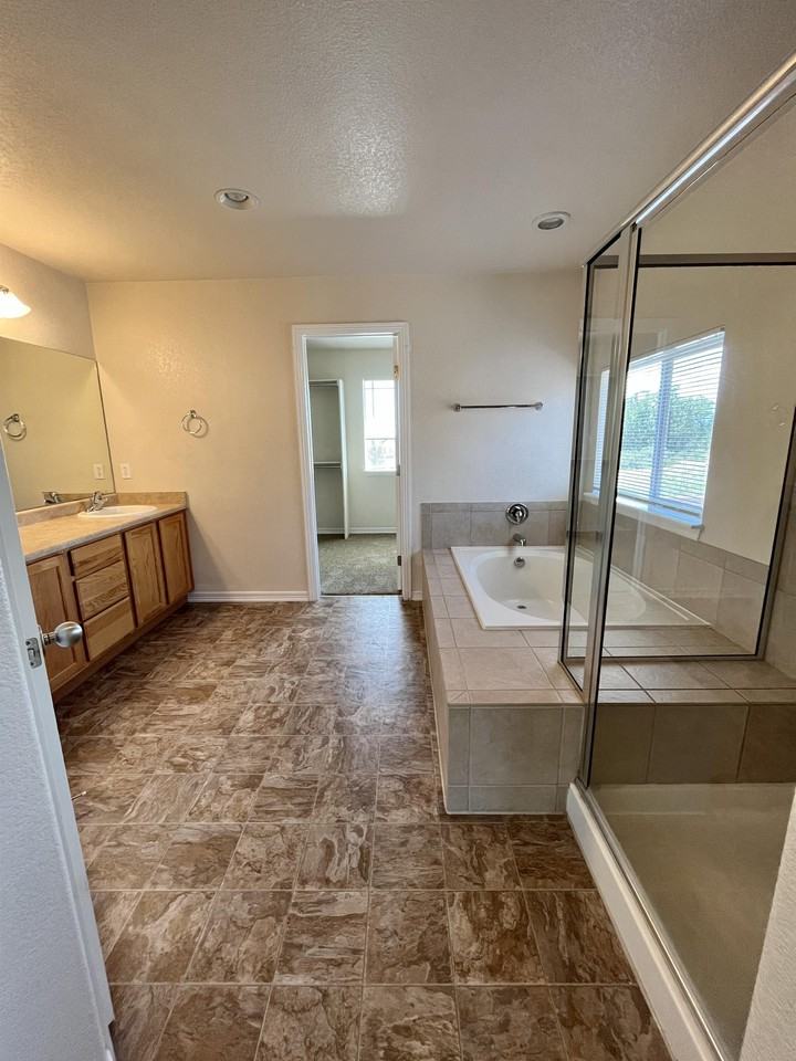 7595 Fargo Dr - Photo 5 of 21