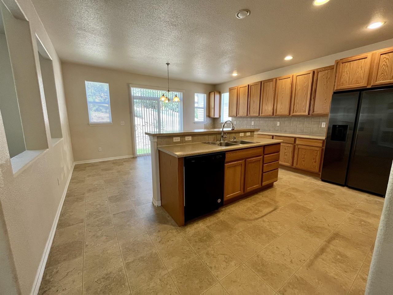 7595 Fargo Dr - Photo 7 of 21