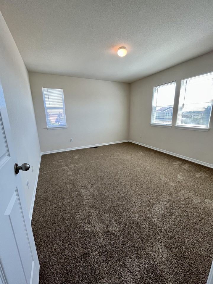 7595 Fargo Dr - Photo 6 of 21