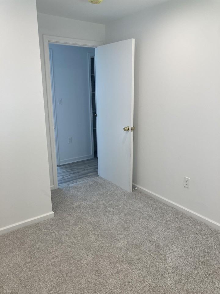 15 Walsh Rd - Photo 6 of 9