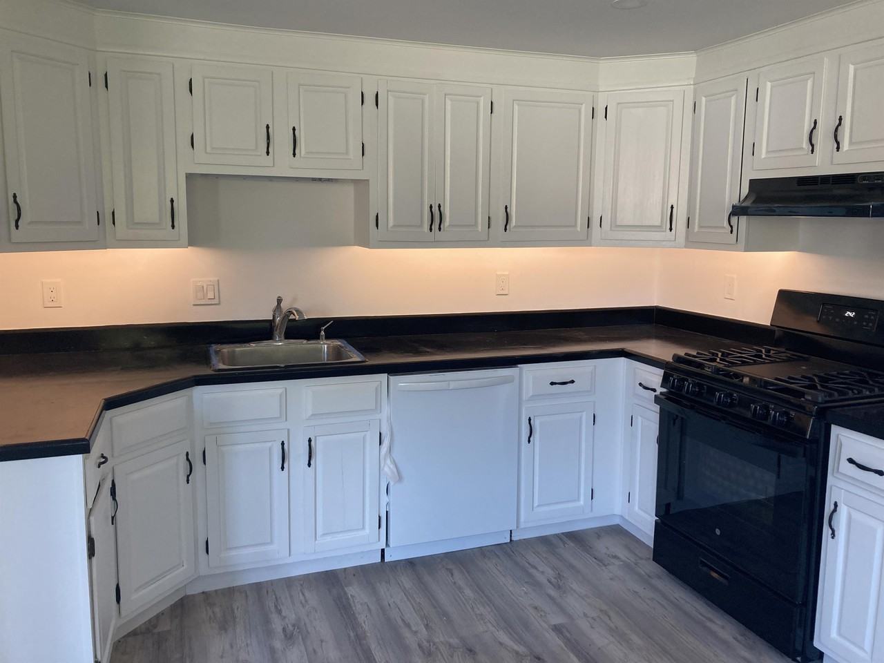 15 Walsh Rd - Photo 5 of 9