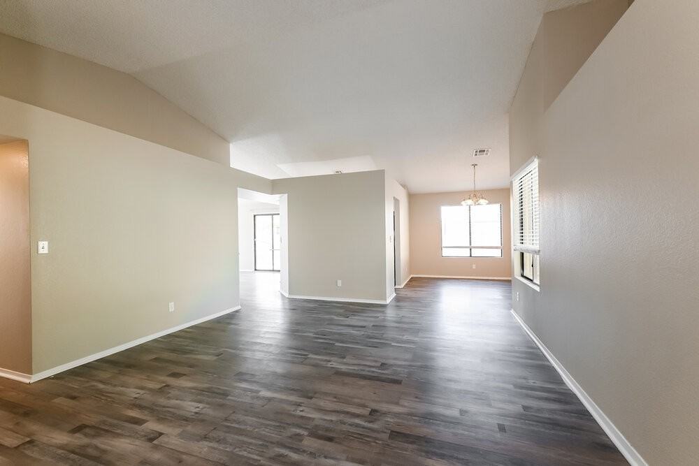 831 Anchor Dr - Photo 3 of 16