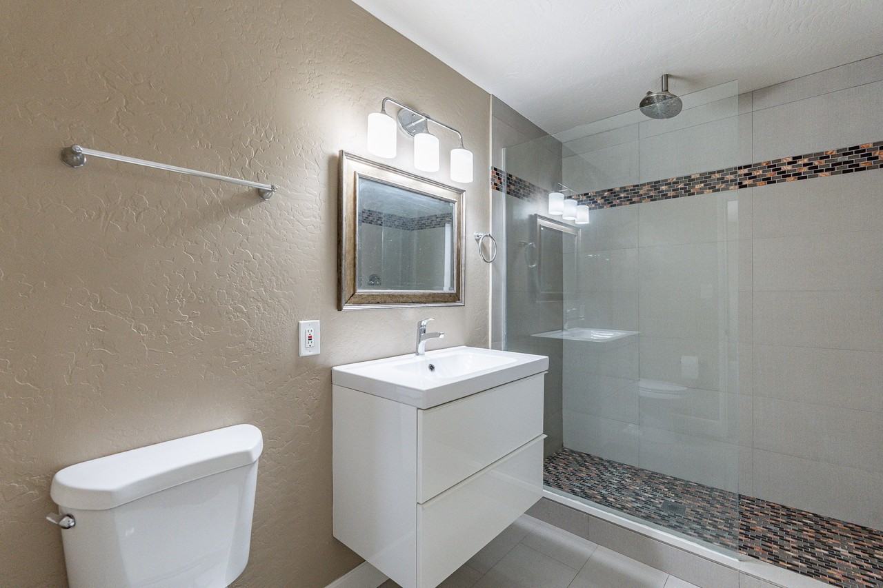 1320 East Orchid Lane - Photo 3 of 45