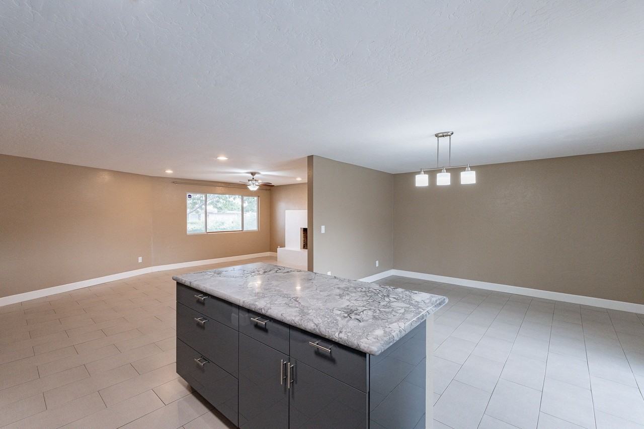 1320 East Orchid Lane - Photo 2 of 45