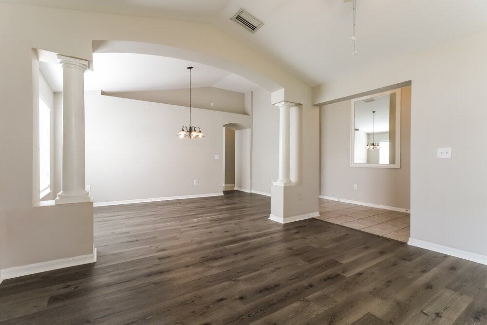 9912 Riverchase Dr - Photo 4 of 16