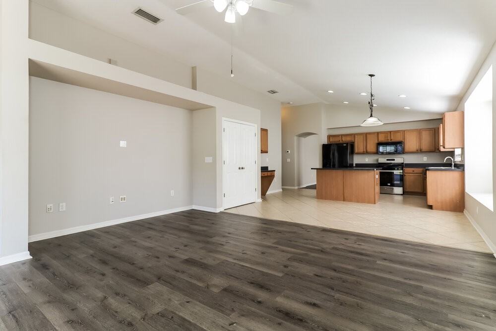 9912 Riverchase Dr - Photo 5 of 16