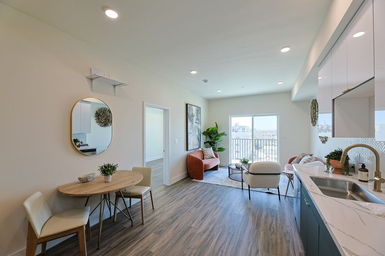 Orion 1037 Dewey - Photo 3 of 50