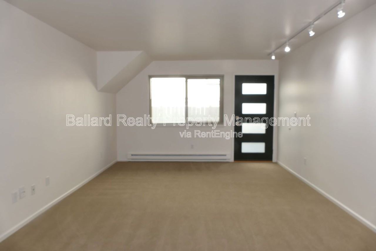 8411 Linden Ave N #4 - Photo 4 of 16