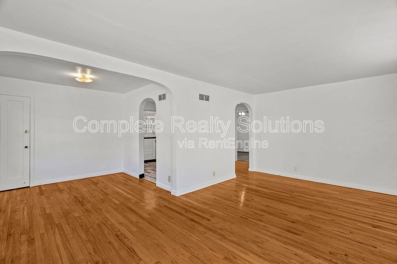 6605 Barken Ave - Photo 3 of 36