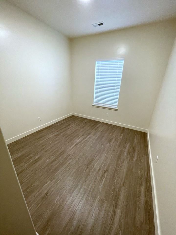 750 S Depot St #11 - Photo 5 of 24