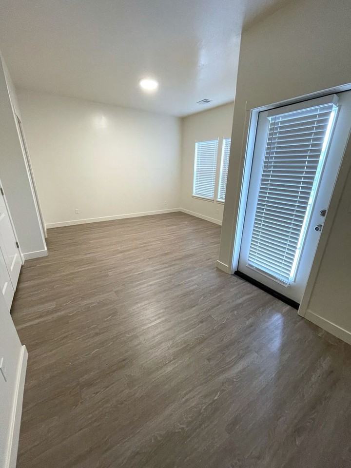 750 S Depot St #11 - Photo 7 of 24