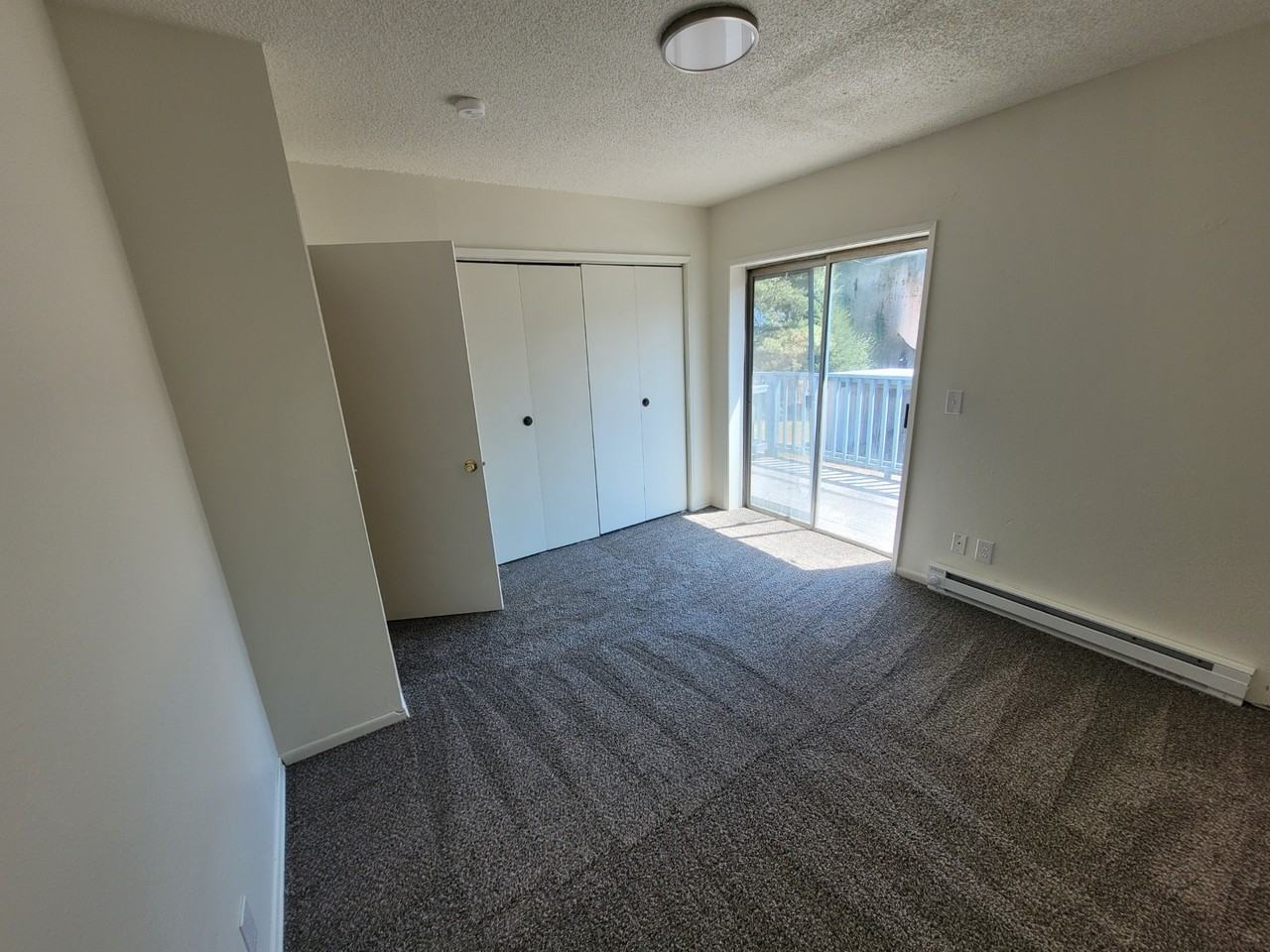 409 N 1st St #2 - Photo 4 of 7