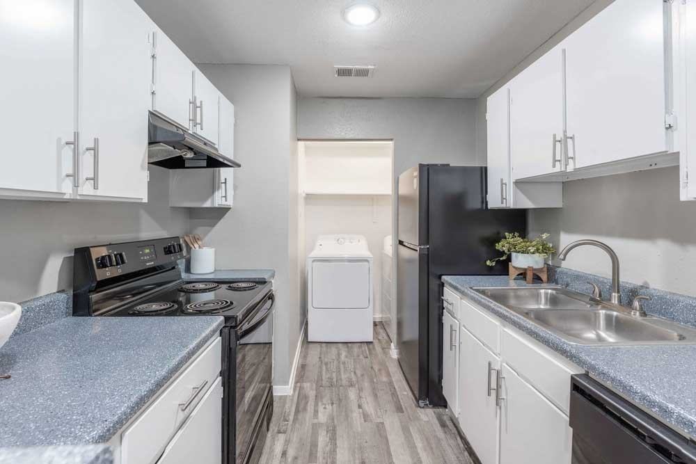 Curry Junction Apartments - Photo 3 of 25